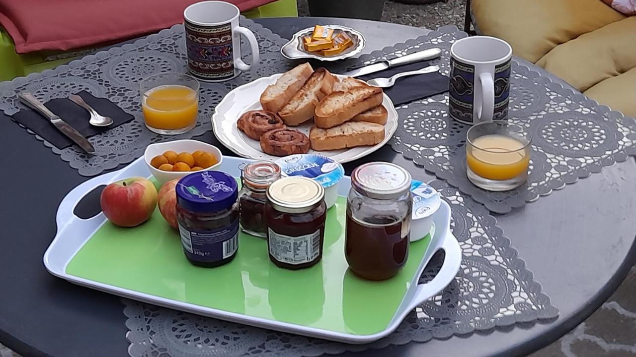 Sur Le Chemin Bed & Breakfast Auvillar Ngoại thất bức ảnh